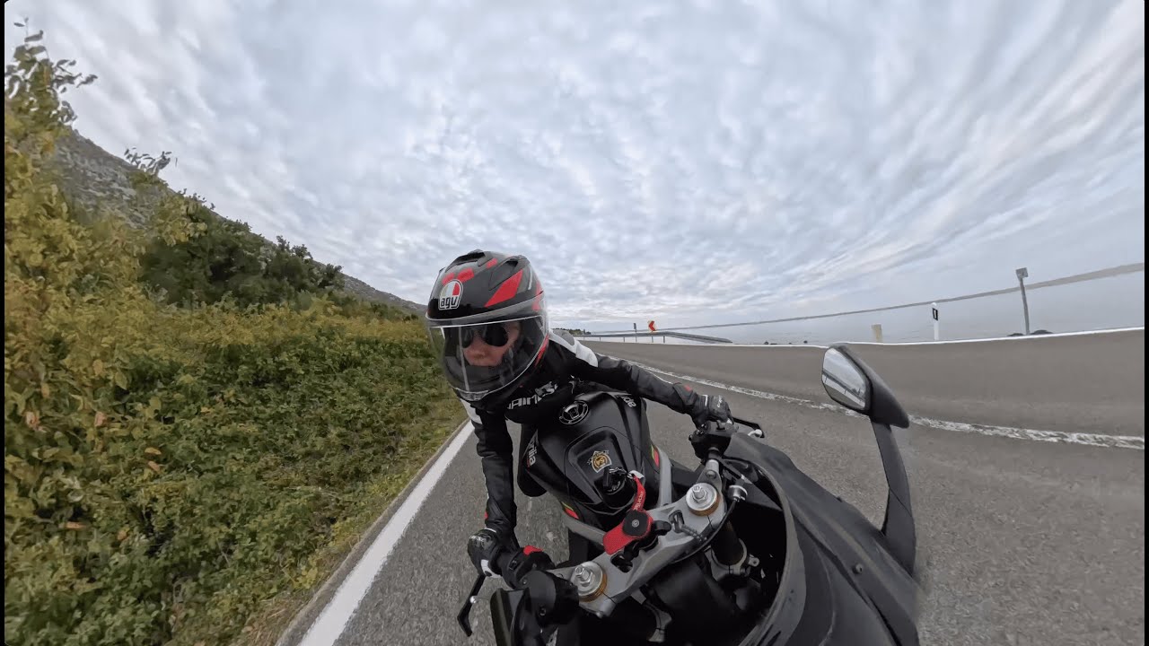 Croazia in moto 🇭🇷 | La strada costiera più bella che abbia mai percorso (viaggio on the road)
