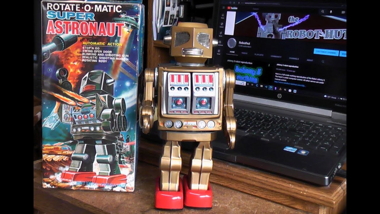 Demo of repaired vintage Rotate-o-Matic Super Astronaut. Link to repair video below.