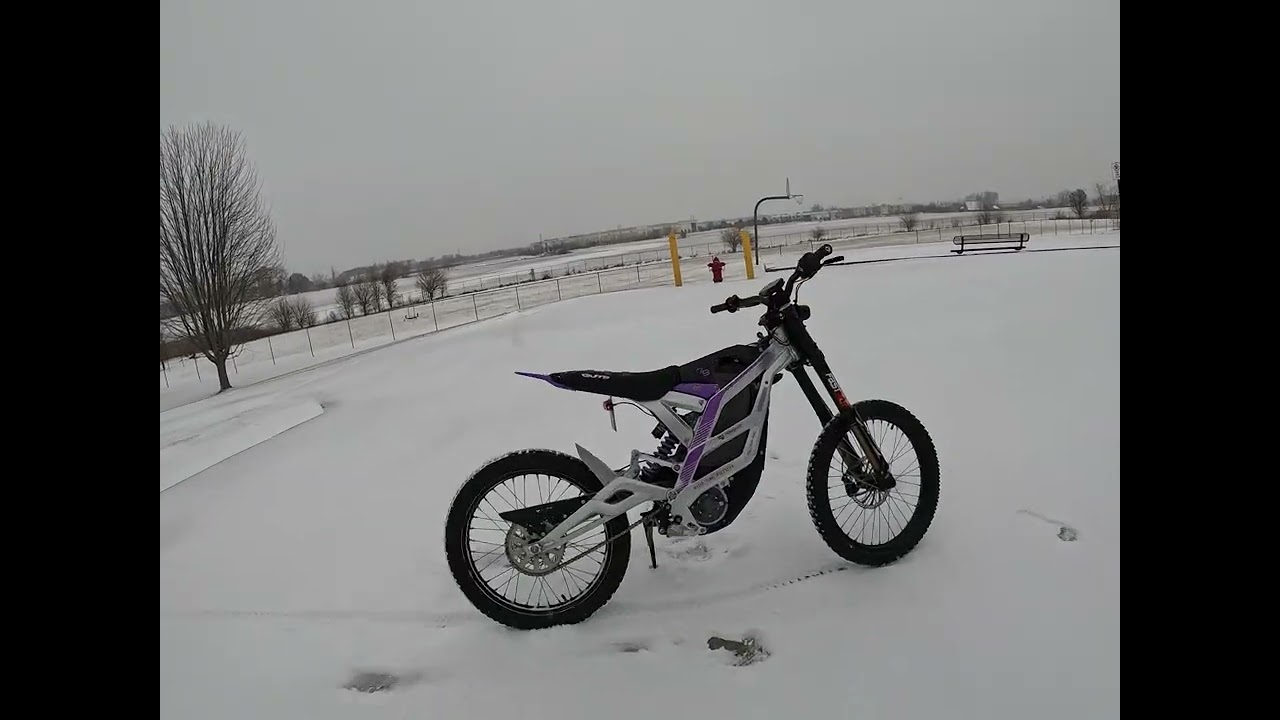 Riding the falcon pro in the Snow😁😭