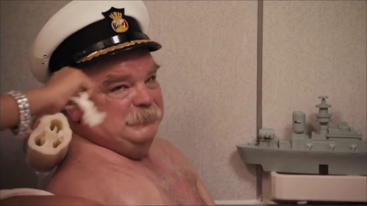 Richard Riehle in Dorm Daze 2