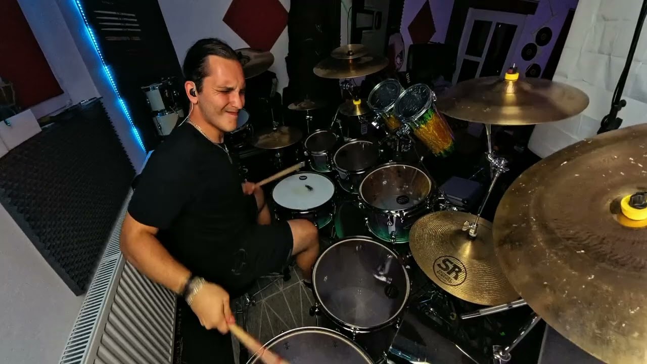 Practicing 7 to the power of 6 by @kazroddrums on my new drum kit! 