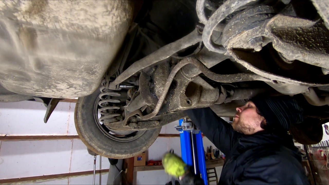Volvo 240 - replacing rear bushings