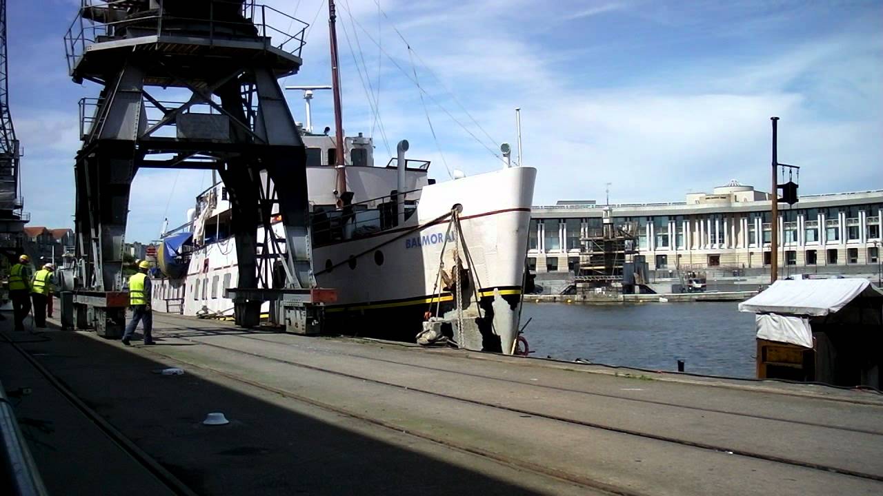 Moving the cranes - bristol docks...may 2011.
