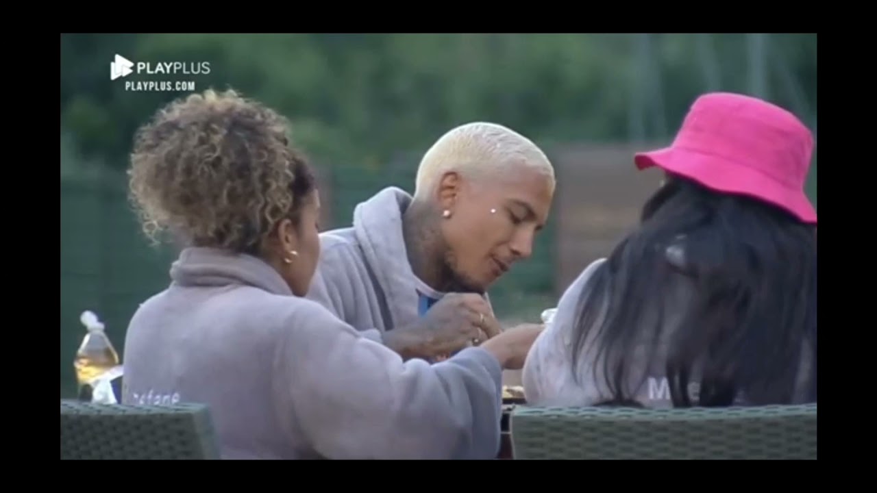 Dayane and Aline try to Reconcile.