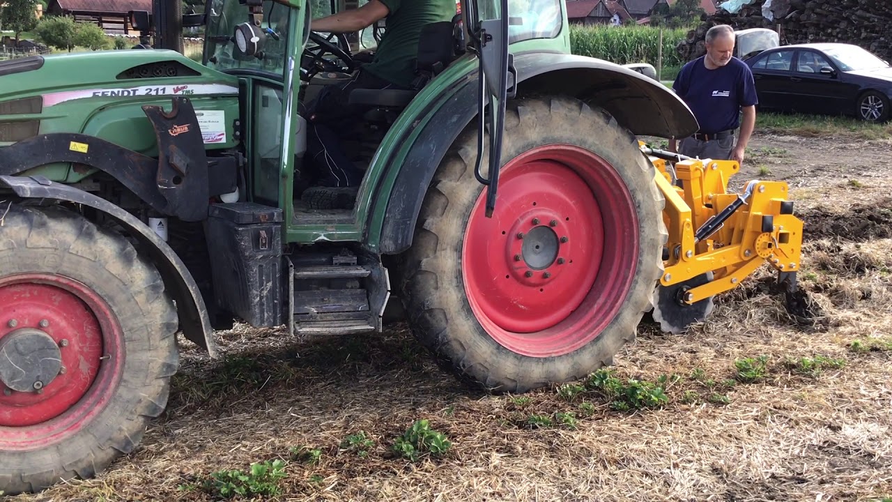 HBL 3000 auf einem Erdbeerfeld im Einsatz