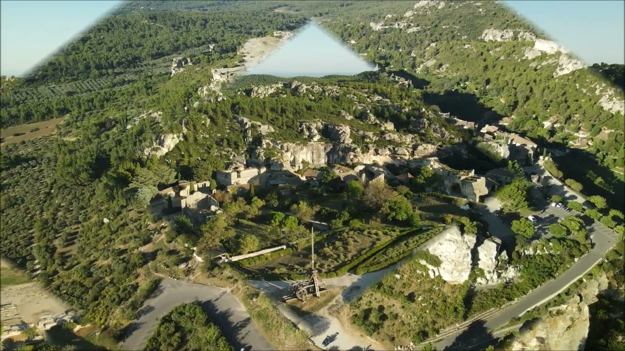 LES-BAUX-DE-PROVENCE