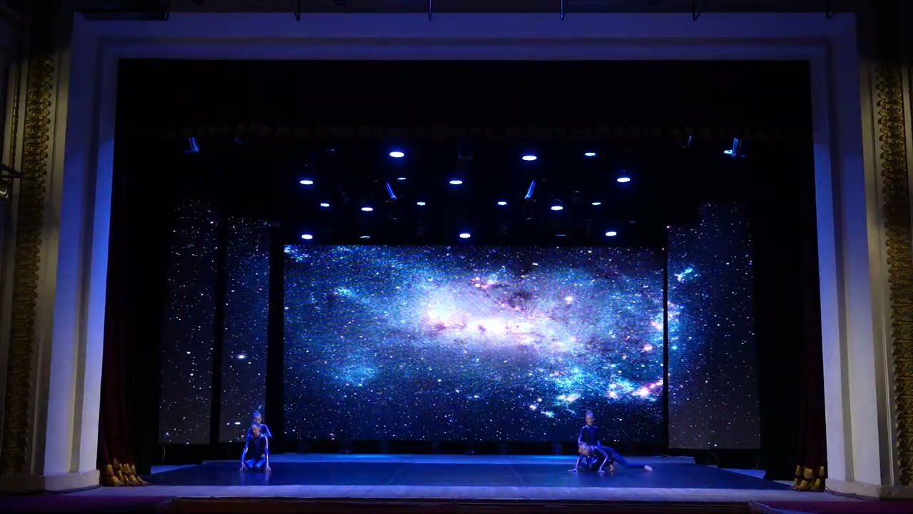 Free Point dance school.                        Ми з іншої планети
