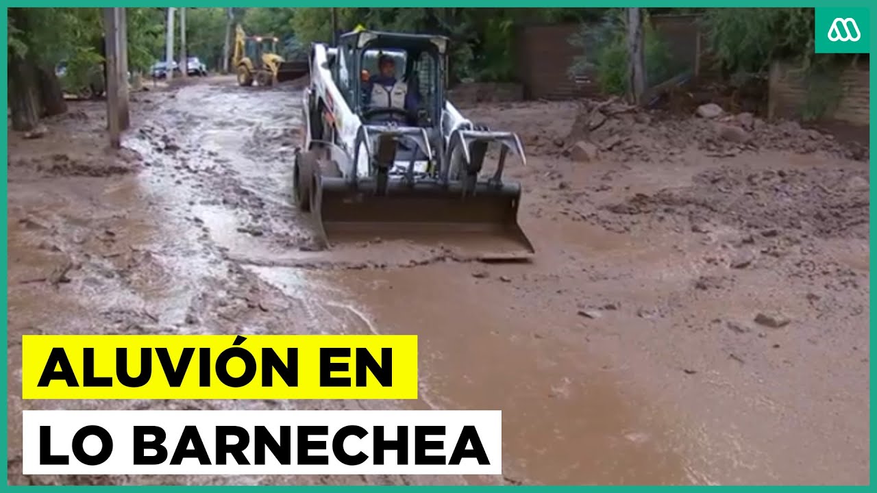 Tormenta causa estragos en Santiago: Aluvión en Lo Barnechea mantiene rutas cortadas