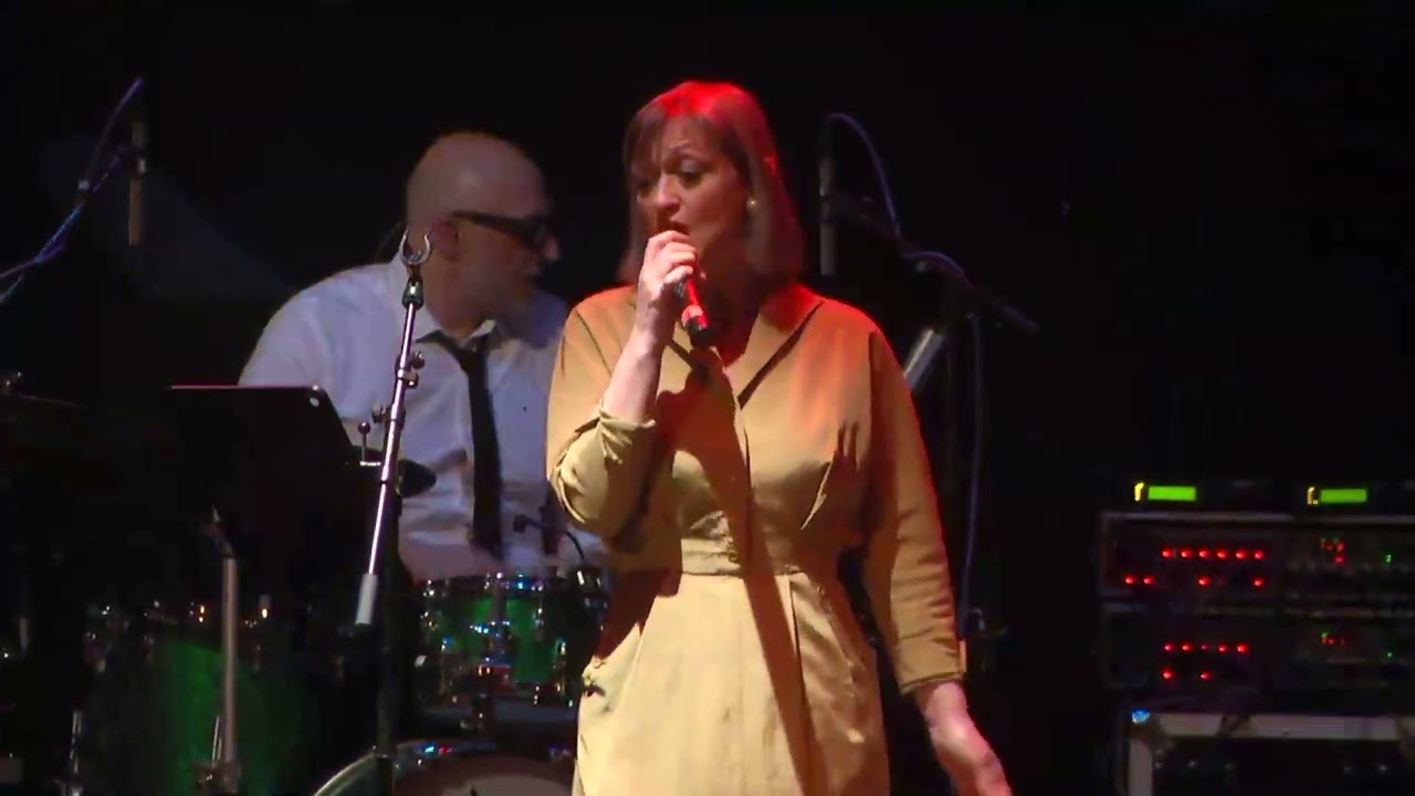 The Zena Soul Syndicate feat Deborah Falanga - I can't stand the rain (live @ Teatro Govi - Genova)