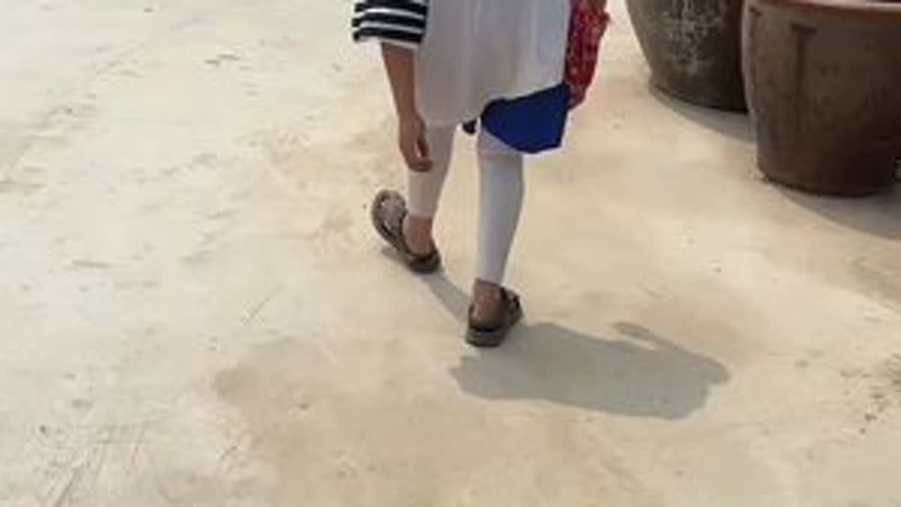 带长生吃大席，在做的人都给长生叨菜，谢谢家人的关心！不嫌弃长生#农村流动酒席