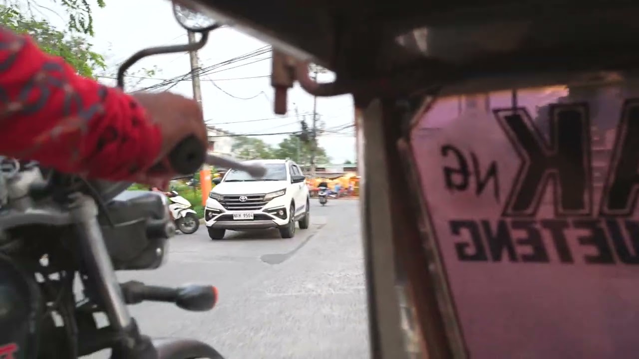 Philippines, Bulacan, tricylce ride from OK Cafe to Starmall