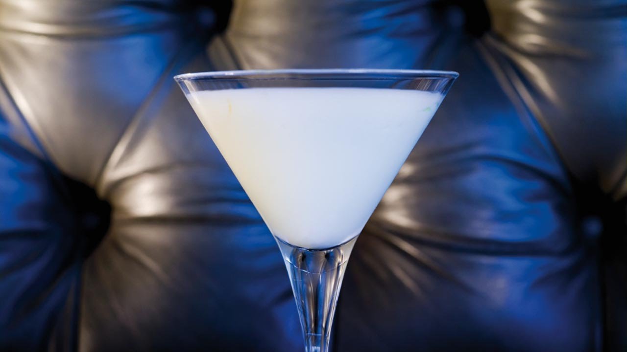 The Art of Making Cocktails - White Venetian