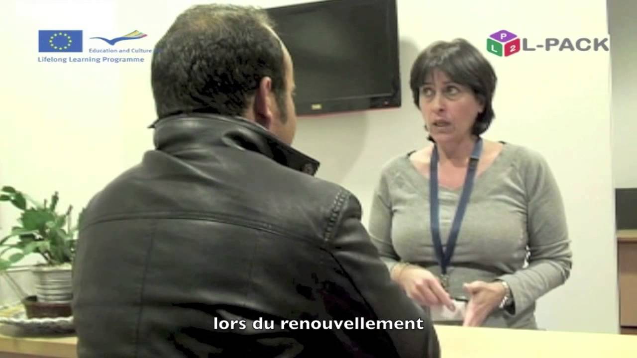 Dialogue 17b  à la préfecture  français