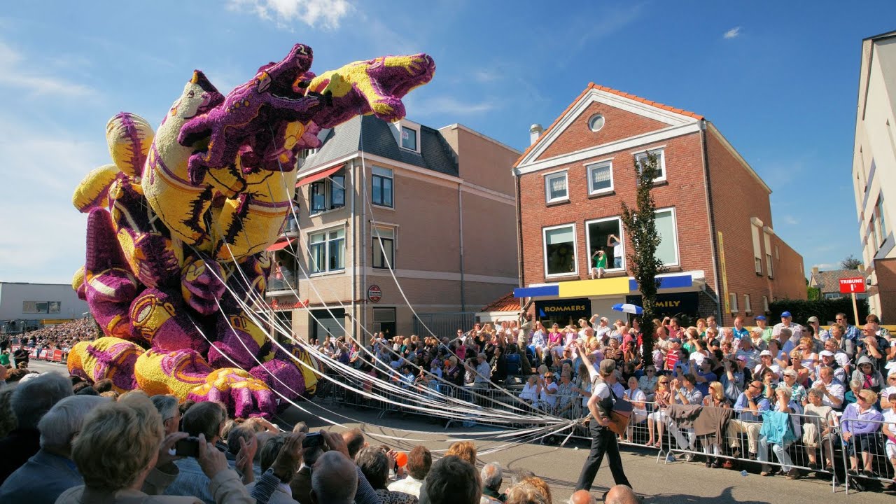 Corso Zundert optocht 2010 - 1ste doorkomst