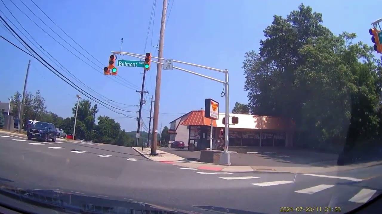 Steph's dash cam: Sometimes, the everyday scenes say more than you think, it's crazy.
