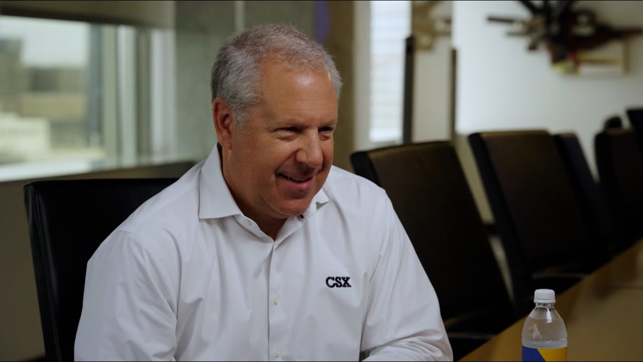 Railway Age Names CSX CEO Joe Hinrichs as 2025 Railroader of the Year