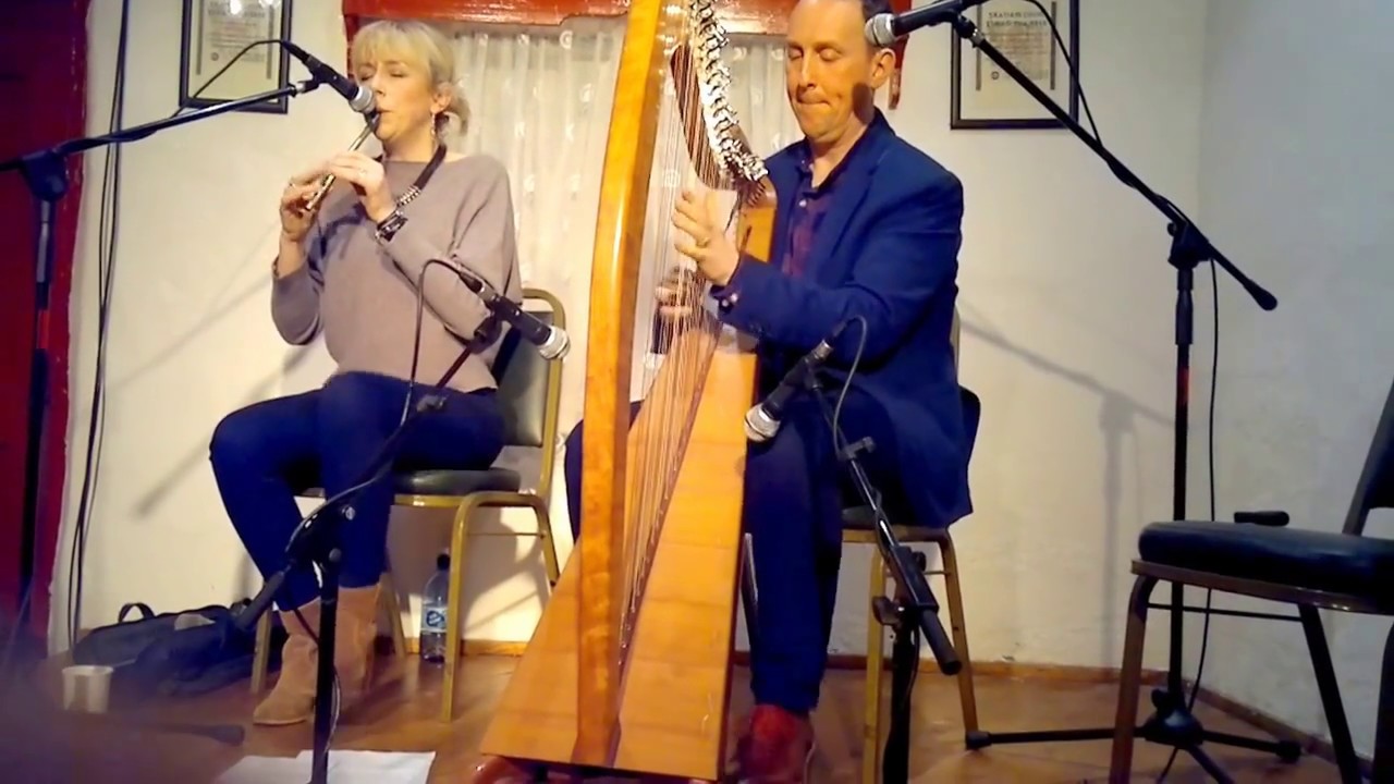 Muireann NicAmlaoibh and Michael Rooney in Corofin  03