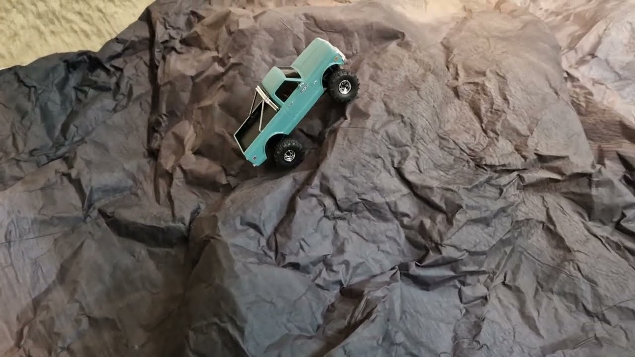 SCX30 K10 first drive on Indoor Crawler Track made from canvas and Alu-Tape
