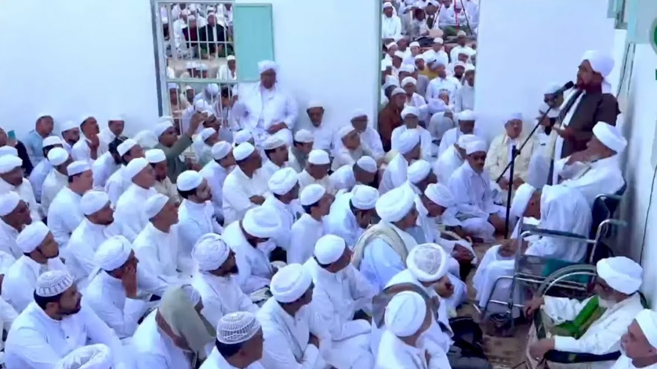 #مباشر: مجلس ختم صحيح الإمام البخاري في زاوية الحبيب محمد بن هادي السقاف، في سيؤون- 12 رجب 1444
