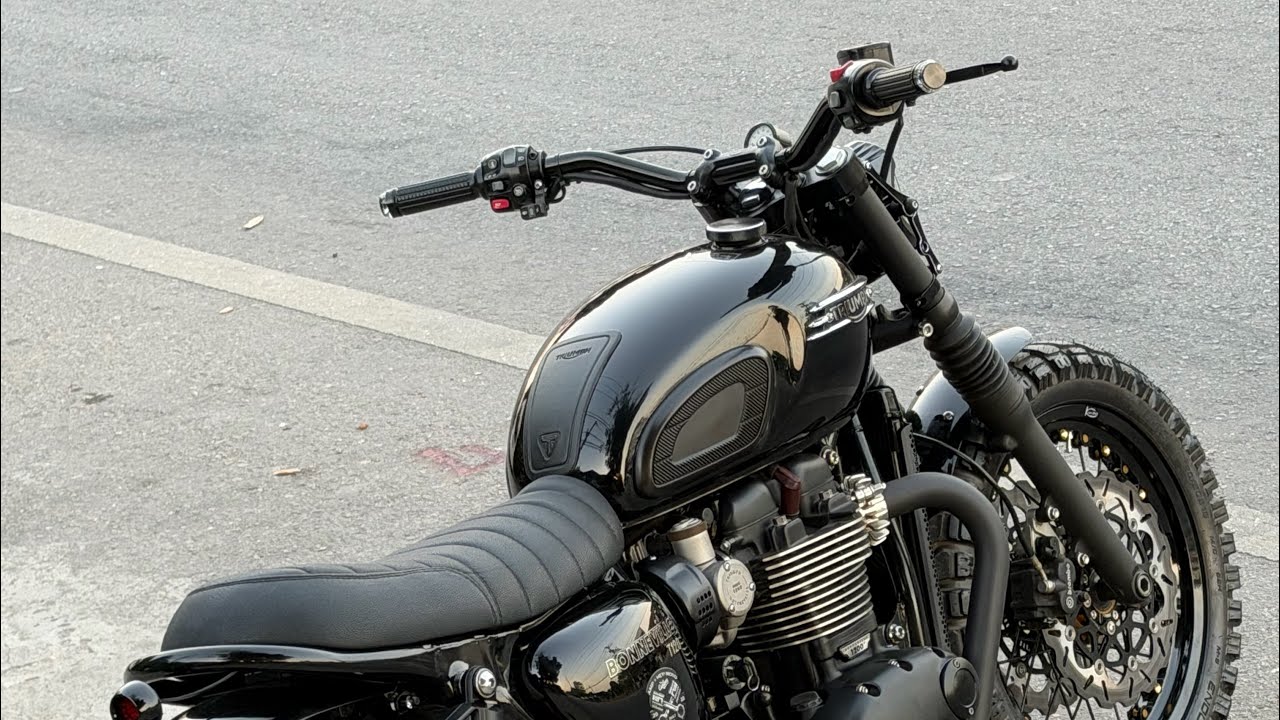 Triumph T120 Tracker 📌📌