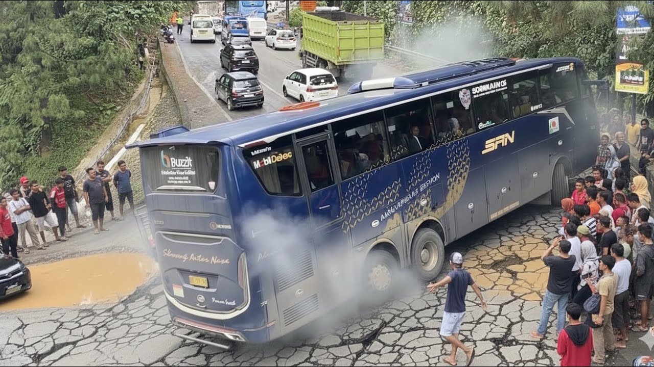 JALUR MAUT KEMBALI MEMAKAN KORBAN! Detik-detik Macet Parah Sitinjau Lauik