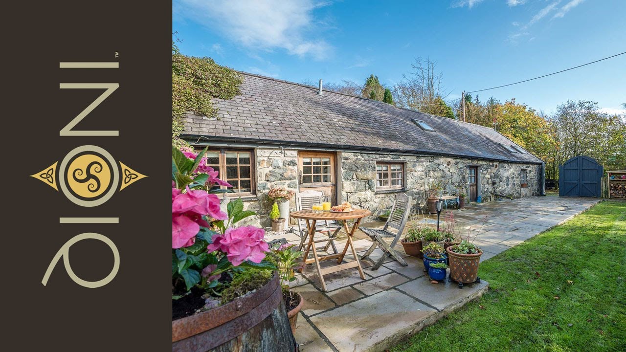 Traditional Barn Conversion With Lots of Character Features | Stabal-Derwin