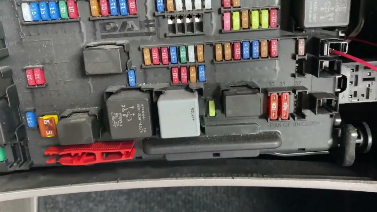 Решение проблемы с прикуривателями на 24v и 12v в DAF EVRO 6