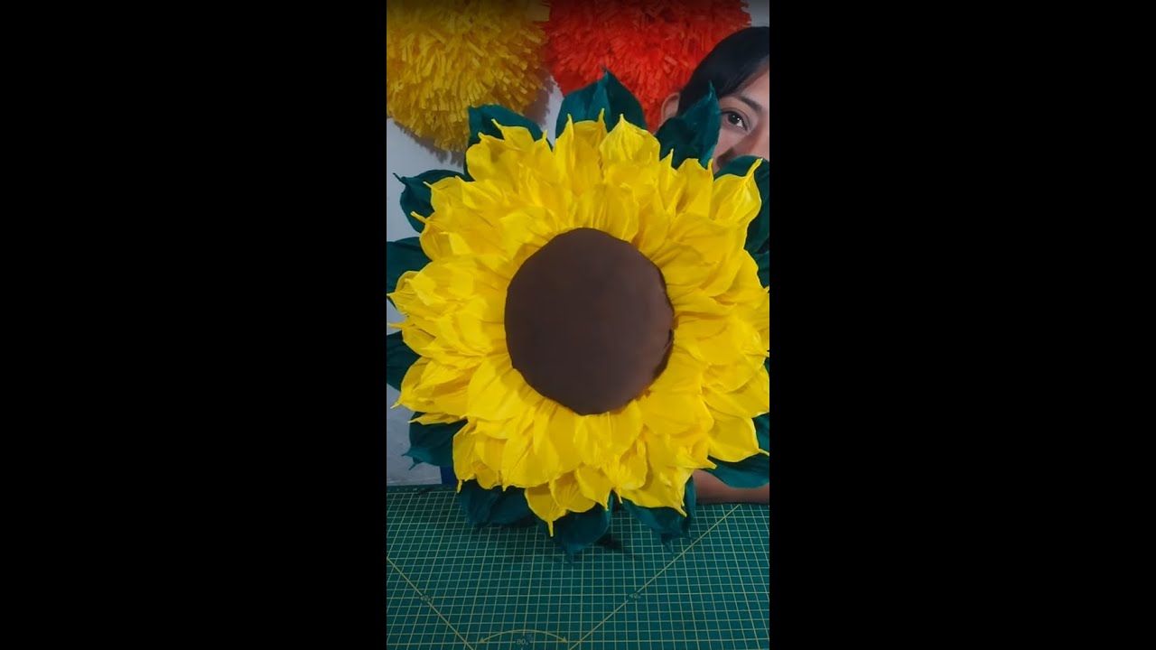 Girasol grandeee con papel crepé