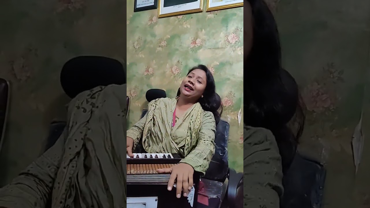 যে গান শুনে অঝোড়ে কাঁদলেন মালেক সরকার,  বাংলাদেশ জাতীয়  বাউল সমিতি ফাউন্ডেশন প্লিজ সাবস্ক্রাইব করুন