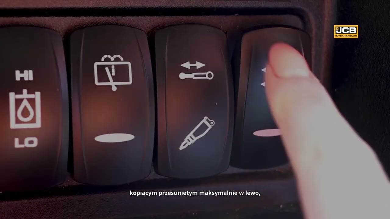 Jak kopać narożniki bez manewrowania? Poznaj funkcję JCB Powerslide! | JCB w Praktyce #1