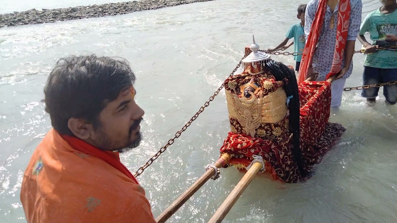 Mata ne kiya Aaj Ganga snan Rishikesh Triveni Ghat dekhiye Kaise Mata khus hoi#doli #mata #kali ❤️🙏😍