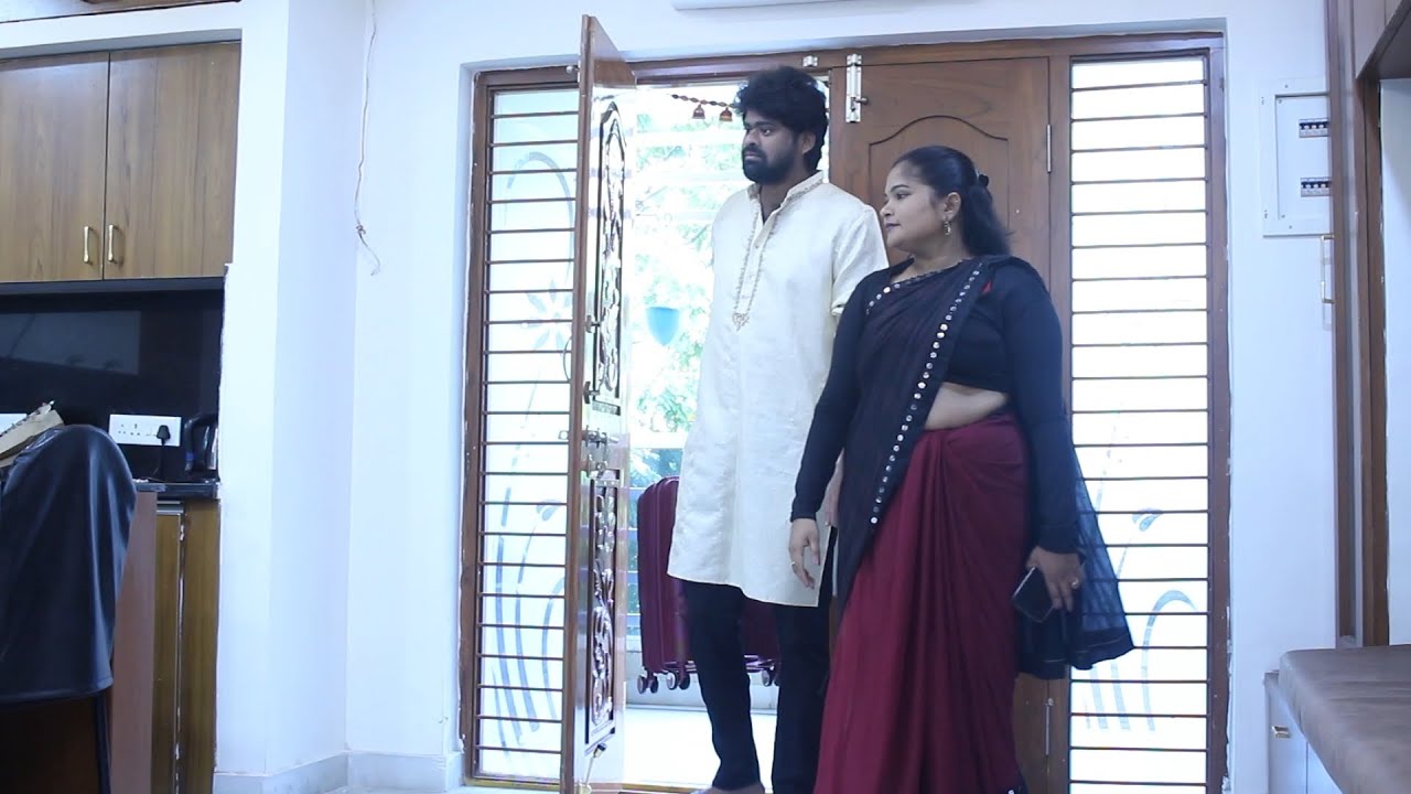 నేను ఇక్కడ ఒంటరిగా ఉన్నాను... మరెవరూ లేరు... | Telugu Short Movie | Telugu Short Film