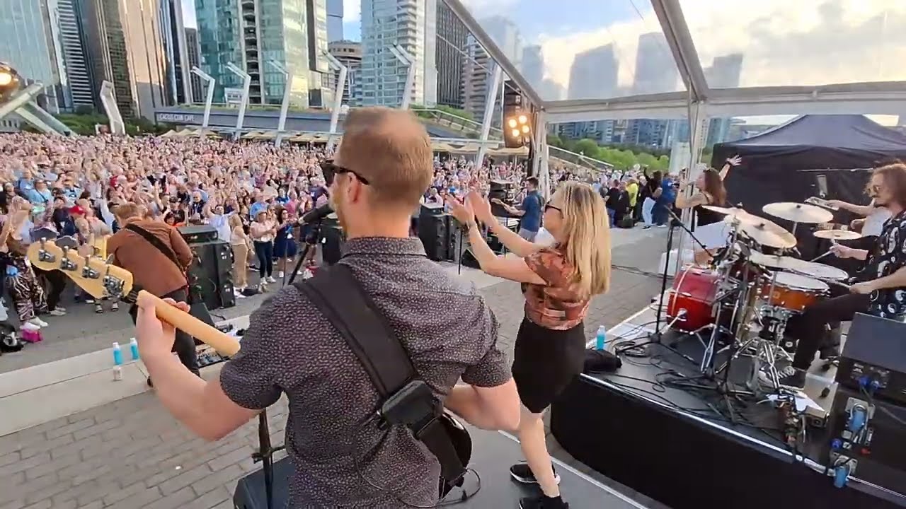 Everybody (Backstreet's Back) - Live in Vancouver