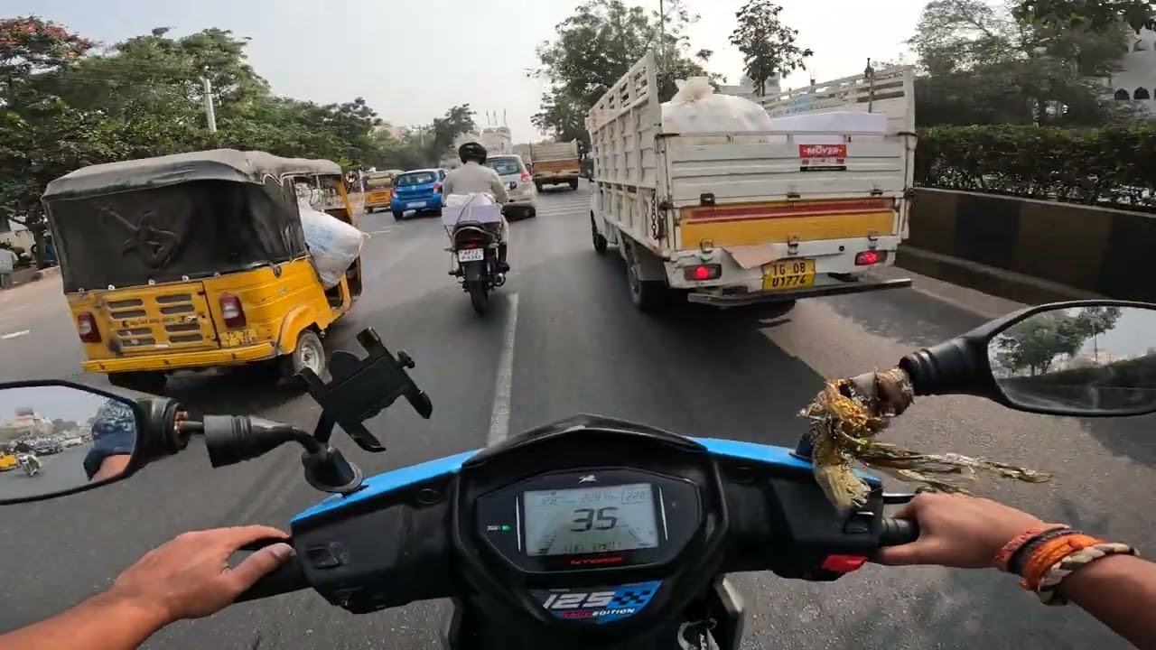 Short bike ride on my tvs ntorq || streets of India || short bike ride || enjoy the ridee