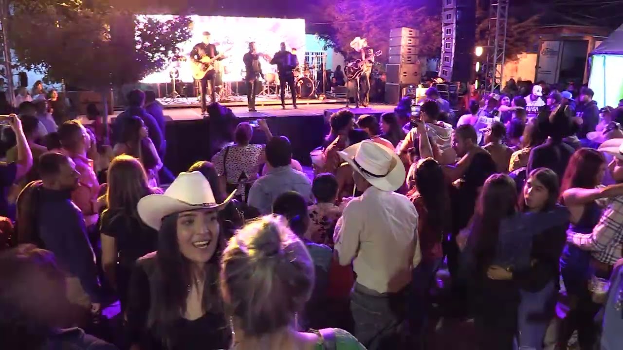 BAILE EN EL JARDIN DE CAMOTLAN COLIMA DIA 2 DE FEBRERO DE 2023.