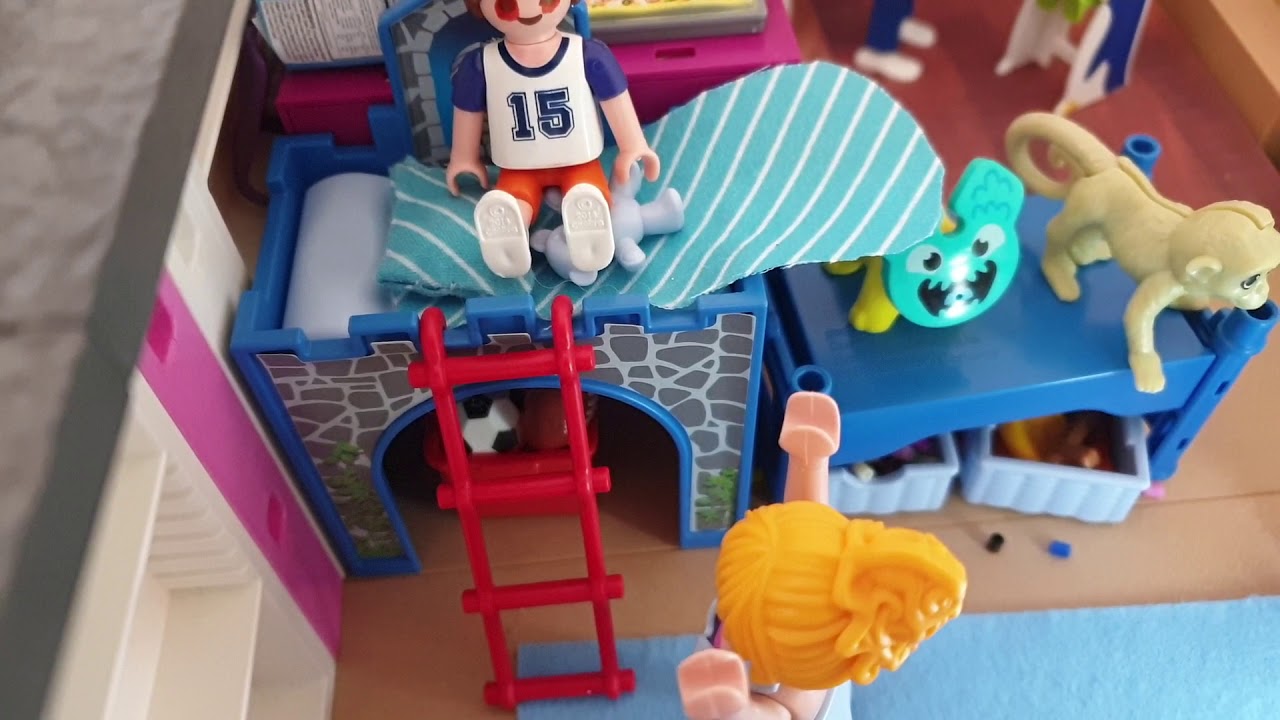 Chloé en français présente une histoire Playmobil : les enfants sont accros aux écrans ! 😱