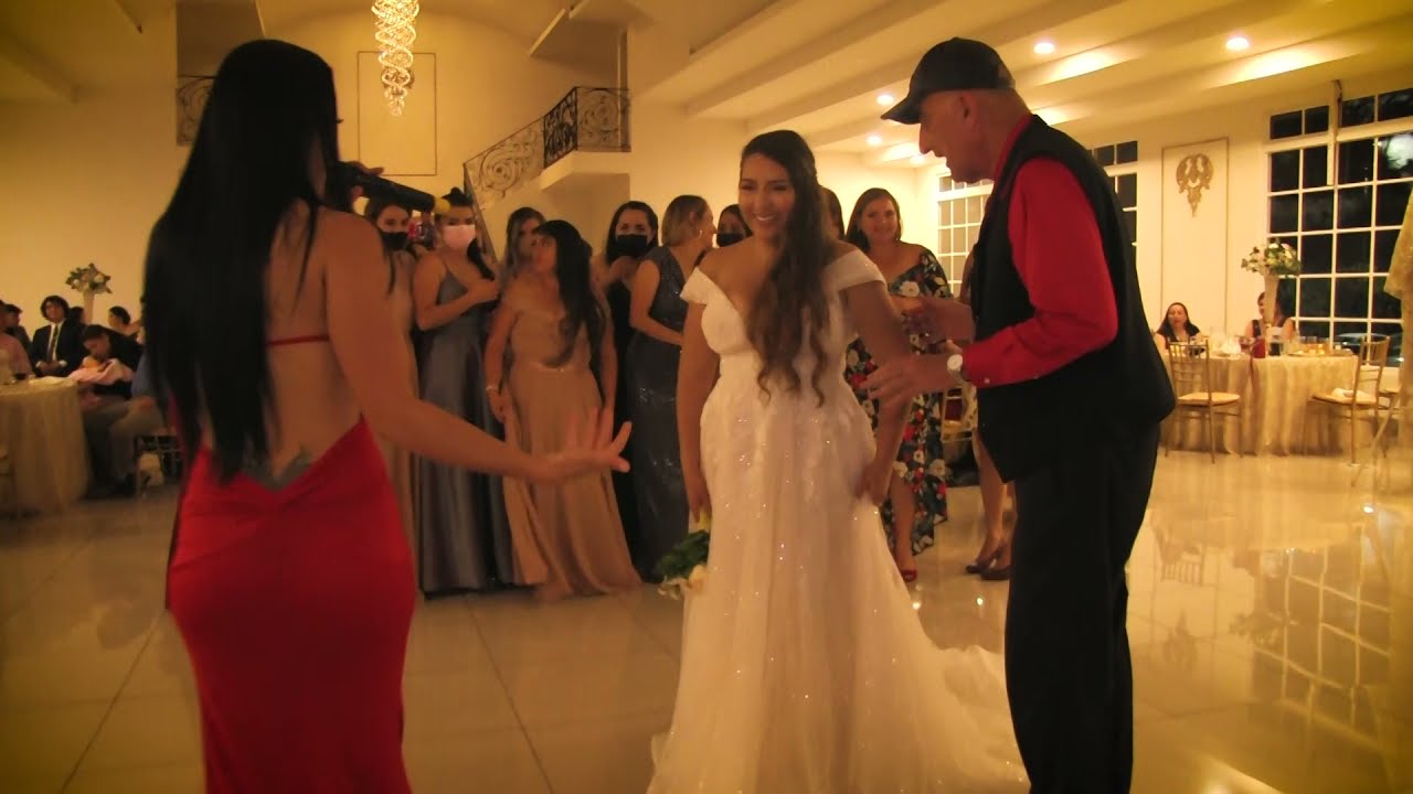 Ideas Únicas para Bodas 2025: La Liga y el Bouquet en Acción