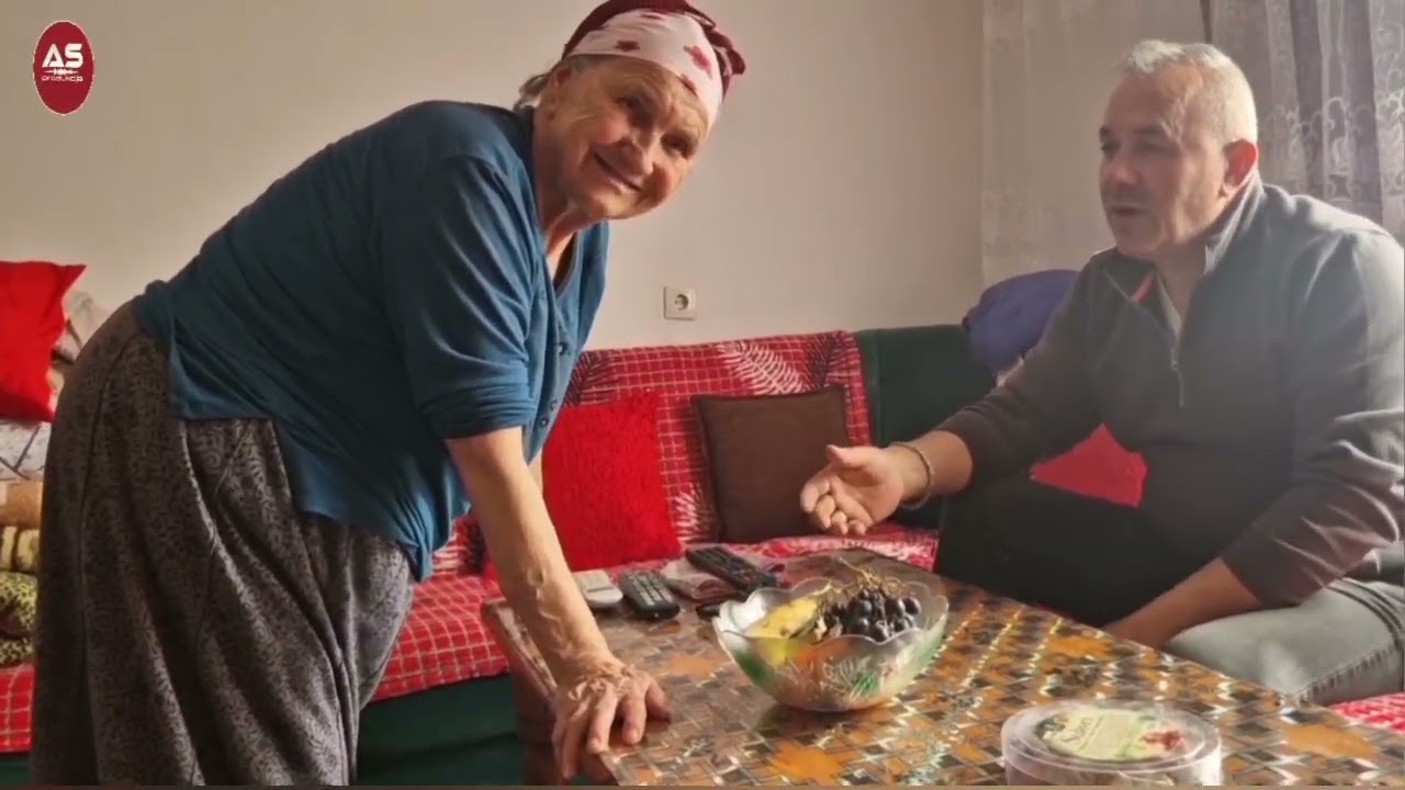Zatekla sam troje djece i  rodila troje A trebala sam bit pjevačica.
