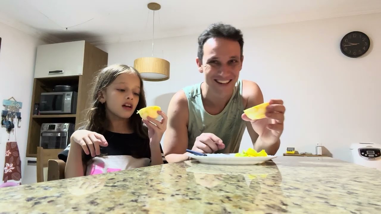 QUAL É A FRUTA FAVORITA DA MINHA FILHA? 🍊 Ela ama laranja!