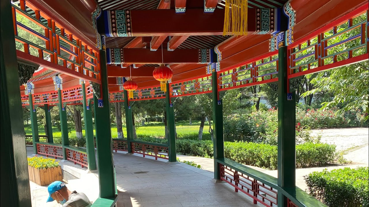 Discovering Beijing, Jiaomen and WanfantingPark, a mall, a new car and dinner