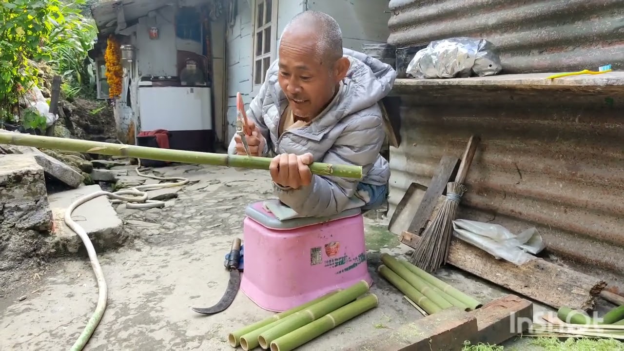 assang lay banayo bash ko flower stand