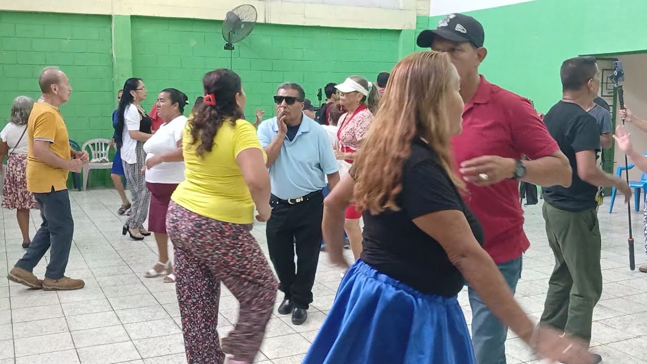 🔴LOCURA DE BAILE CON LOS BAILARINES DE PLAZA LIBERTAD💃🕺💃🕺