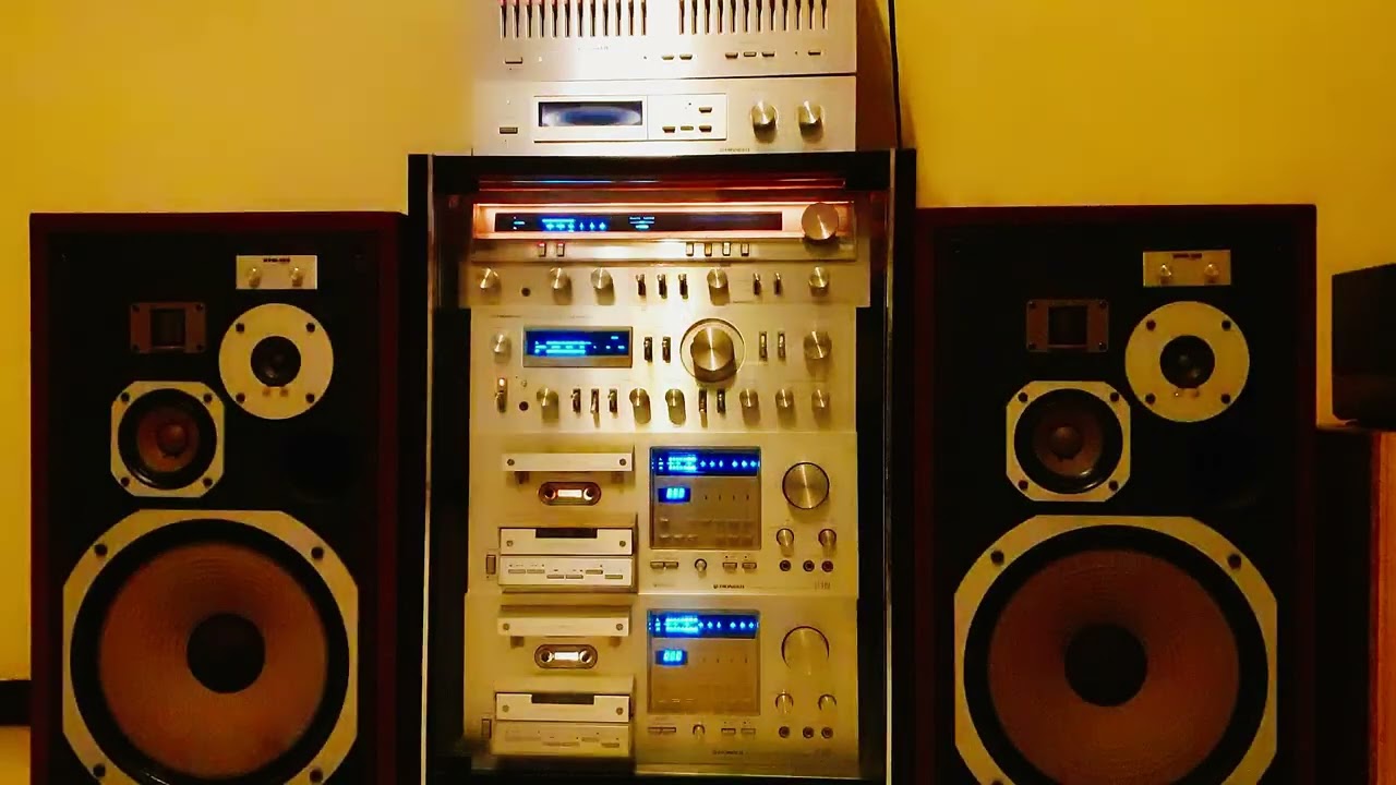My Vintage Audio Corner  ( Pioneer Fluoroscan/Blueline Series & HPM100)