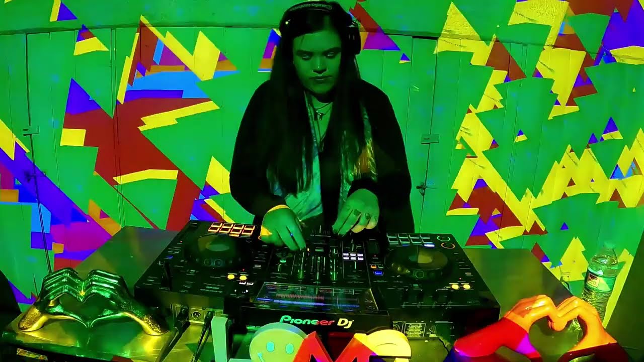 Chromatic Frequencies #18 (Post-Live Edit) feat. Tiara