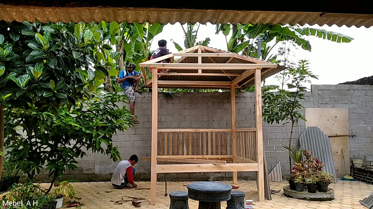 MEMASANG GAZEBO KAYU MINIMALIS DI TAMAN RUMAH // tukang kayu