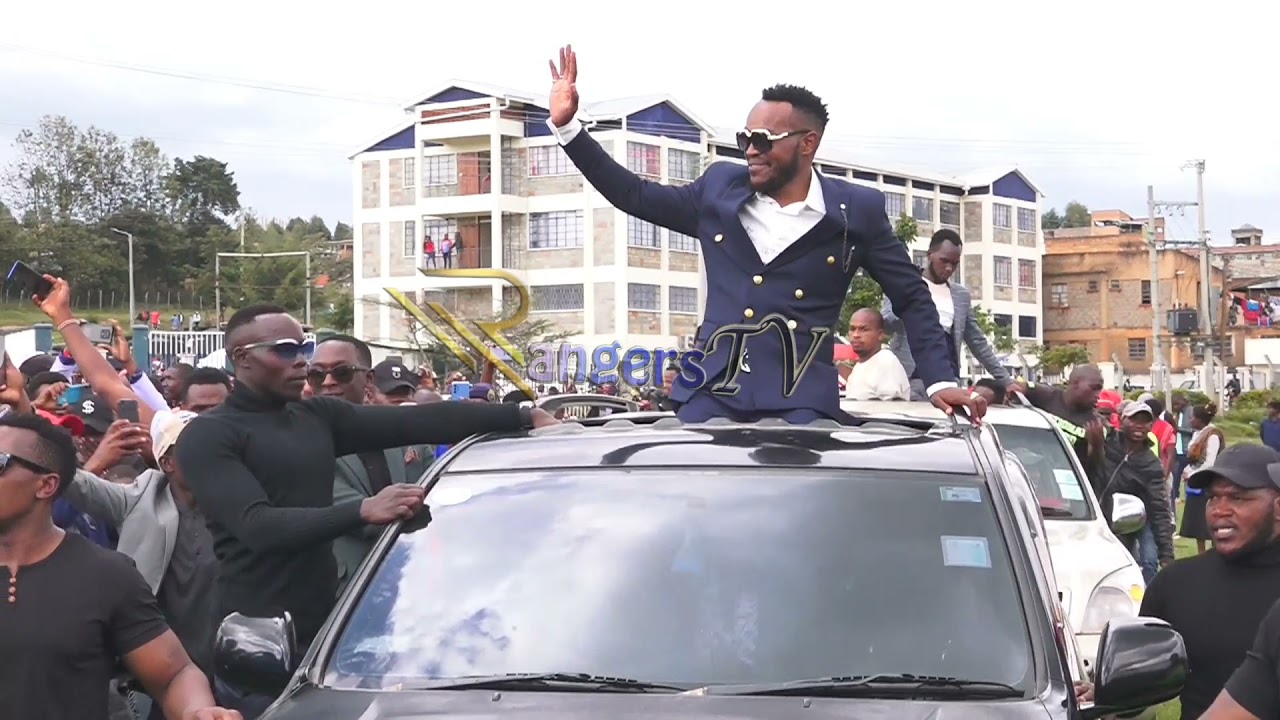 See how Sweetstar arrived at Bomet Green Stadium like a President...