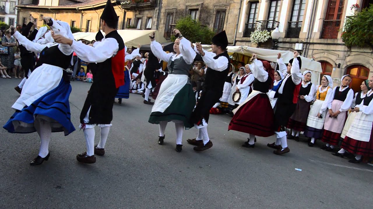 GRUPO FOLKLORICO AIRES DE ASTURIAS VILLAVICIOSA MERCAU CRUZ ROJA  VILLAVICIOSA 15