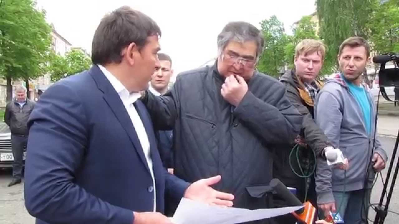 Аман Тулеев оценил ход работ на проспекте Курако
