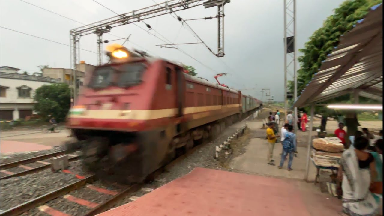 Mega offlink VTA WAP4 with 12259 Sealdah-Bikaner AC Duronto Express attacks Balarambati at 130 Kmph