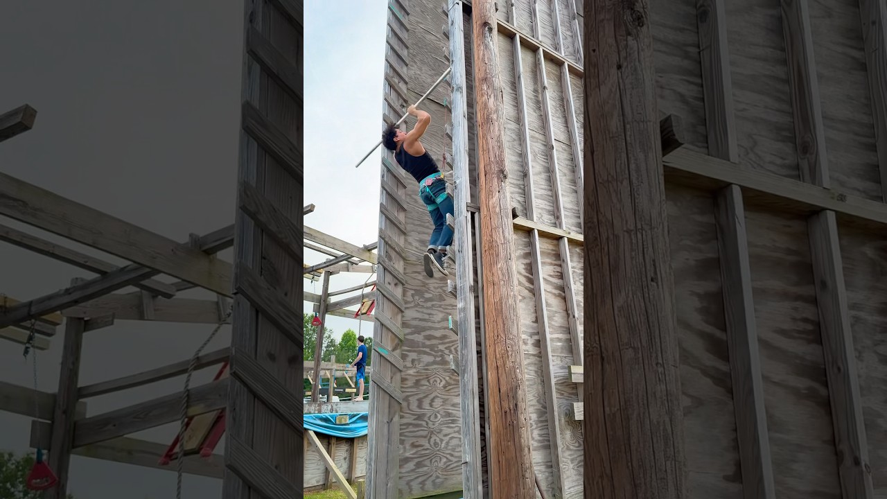 Самая быстрая в мире лестница из супер-лосося!? 👀🔥 #фитнес #ниндзя-воин #тренажерный зал #salmonl...